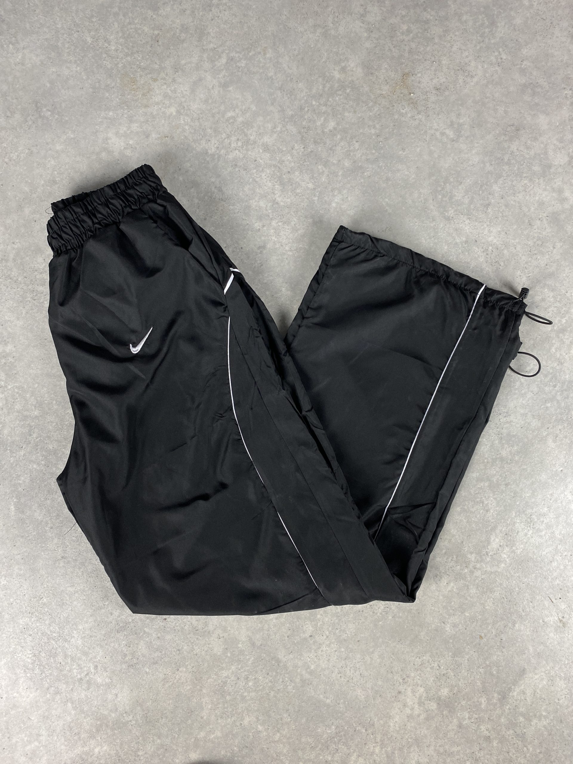 Black Old-Nike trackpants – vintage division